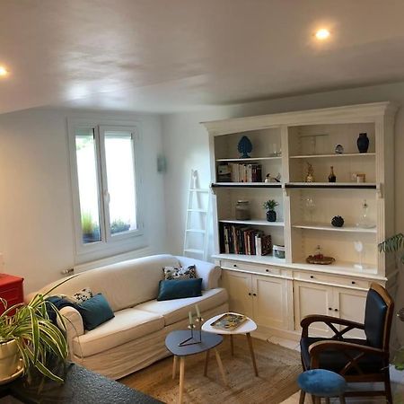 Appartement En Duplex Avec Parking Et Jardinet Bourges Exterior foto