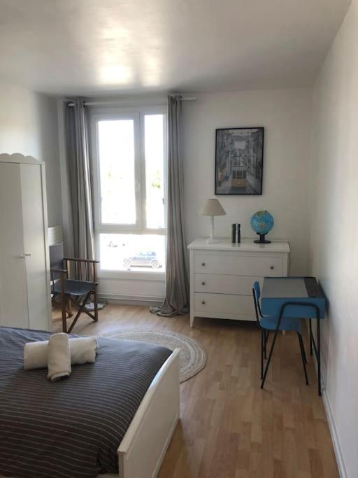 Appartement En Duplex Avec Parking Et Jardinet Bourges Exterior foto